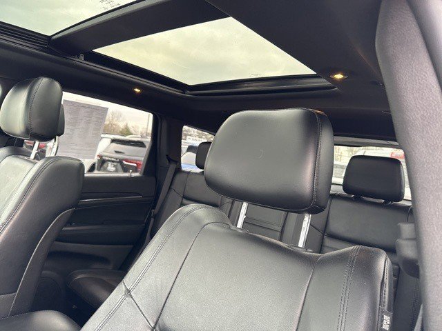 Used 2018 Jeep Grand Cherokee Limited image 11