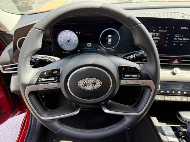 Used 2023 Hyundai Elantra SEL w/ Convenience Package image 15