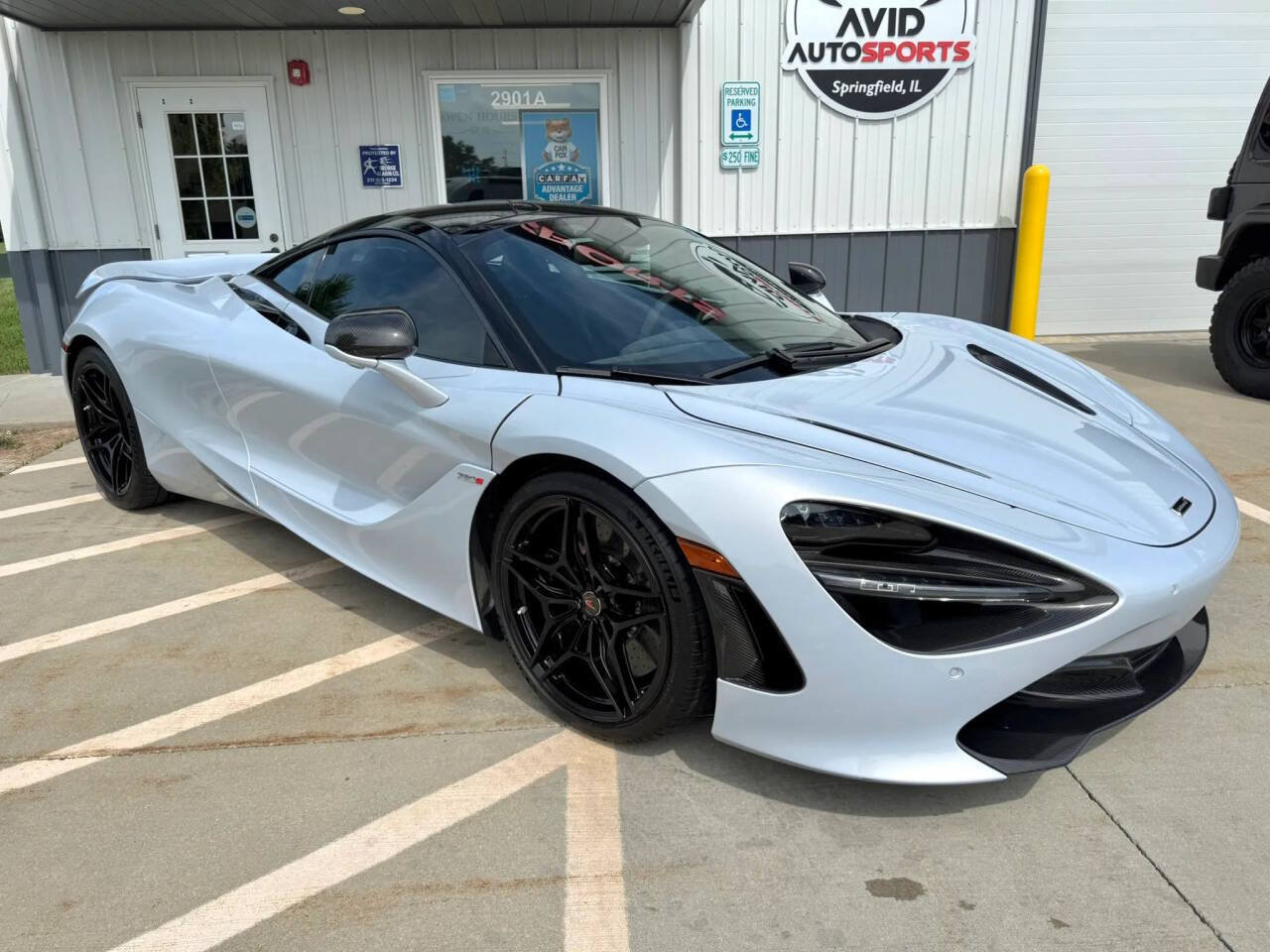 Used 2018 McLaren 720S RWD image 2