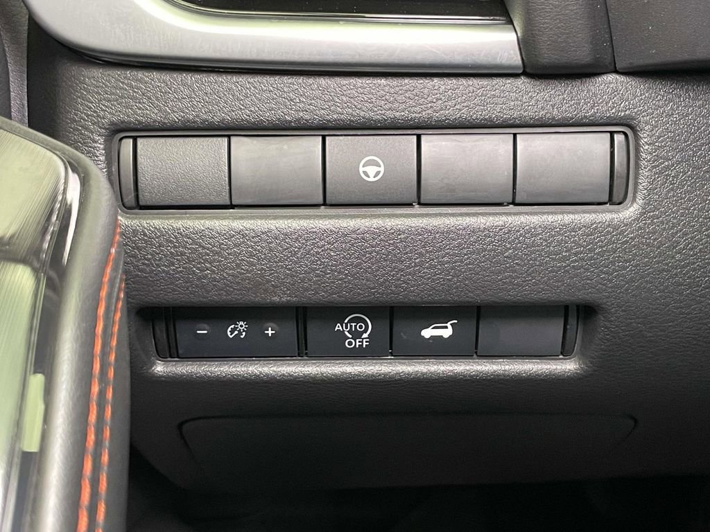 Used 2025 Nissan Rogue SV AWD/4WD image 34