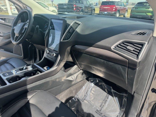 Used 2024 Ford Edge SEL w/ Convenience Package image 35
