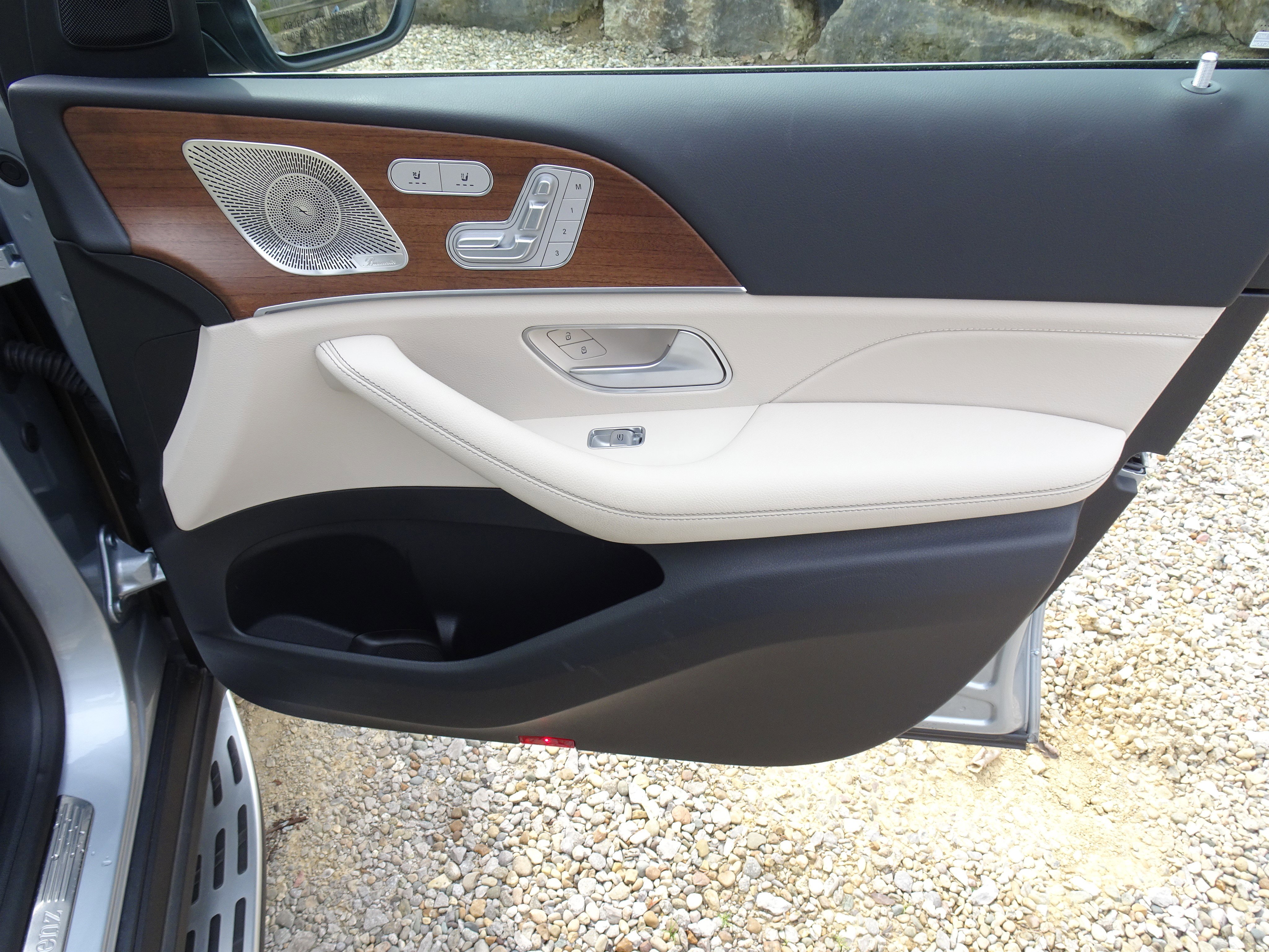 Used 2024 Mercedes-Benz GLS 450 4MATIC image 27