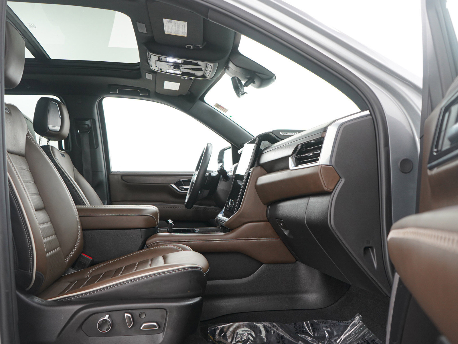 Used 2025 GMC Yukon XL Denali Ultimate w/ LPO, Floor Liner Package image 11