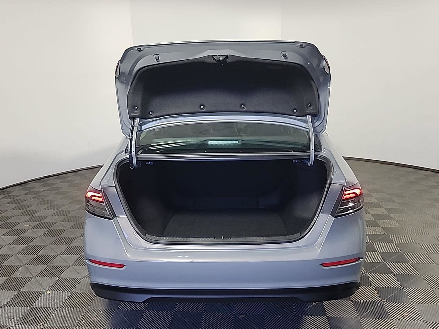 Certified 2025 Honda Accord SE image 8