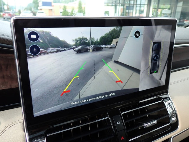 Certified 2024 Lincoln Navigator Premiere image 25