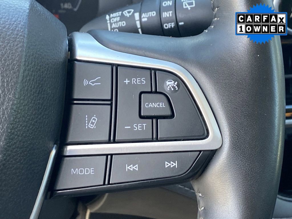 Used 2023 Toyota Highlander Platinum image 28