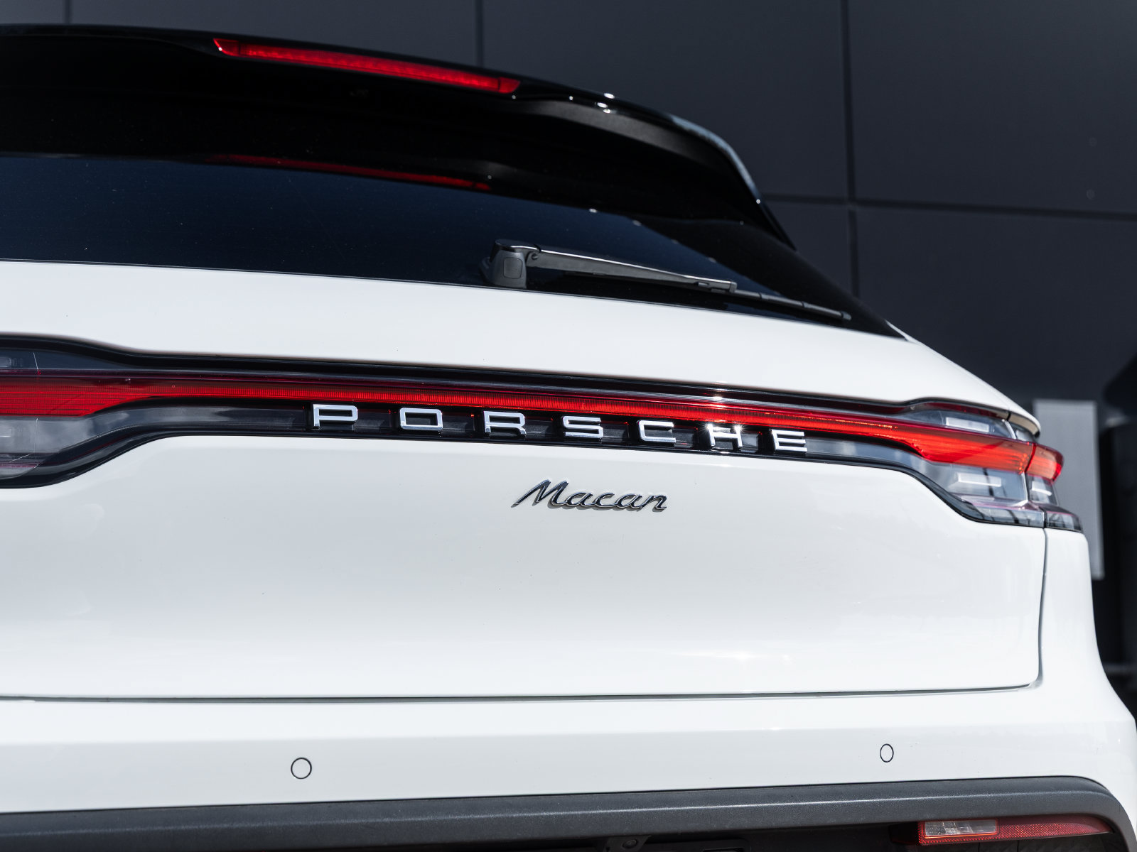 Certified 2025 Porsche Macan w/ Premium Package Plus AWD/4WD image 15