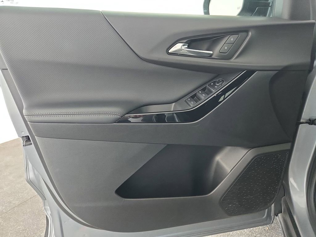 Used 2025 Chevrolet Equinox LT image 27