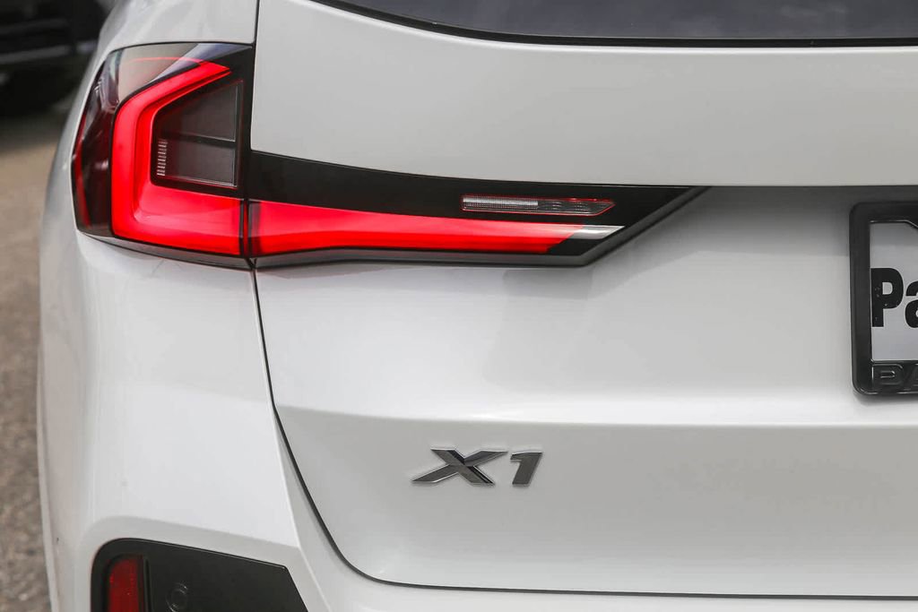 Certified 2023 BMW X1 xDrive28i w/ Premium Package image 7