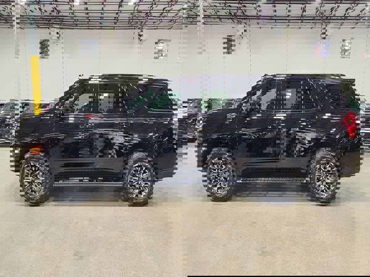 Used 2024 Chevrolet Tahoe Z71 w/ Luxury Package AWD/4WD image 7