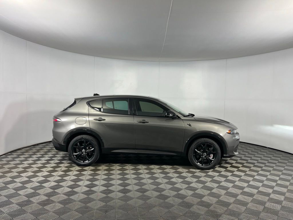 Used 2024 Dodge Hornet R/T Plus w/ Tech Pack Plus w/o Parking image 3