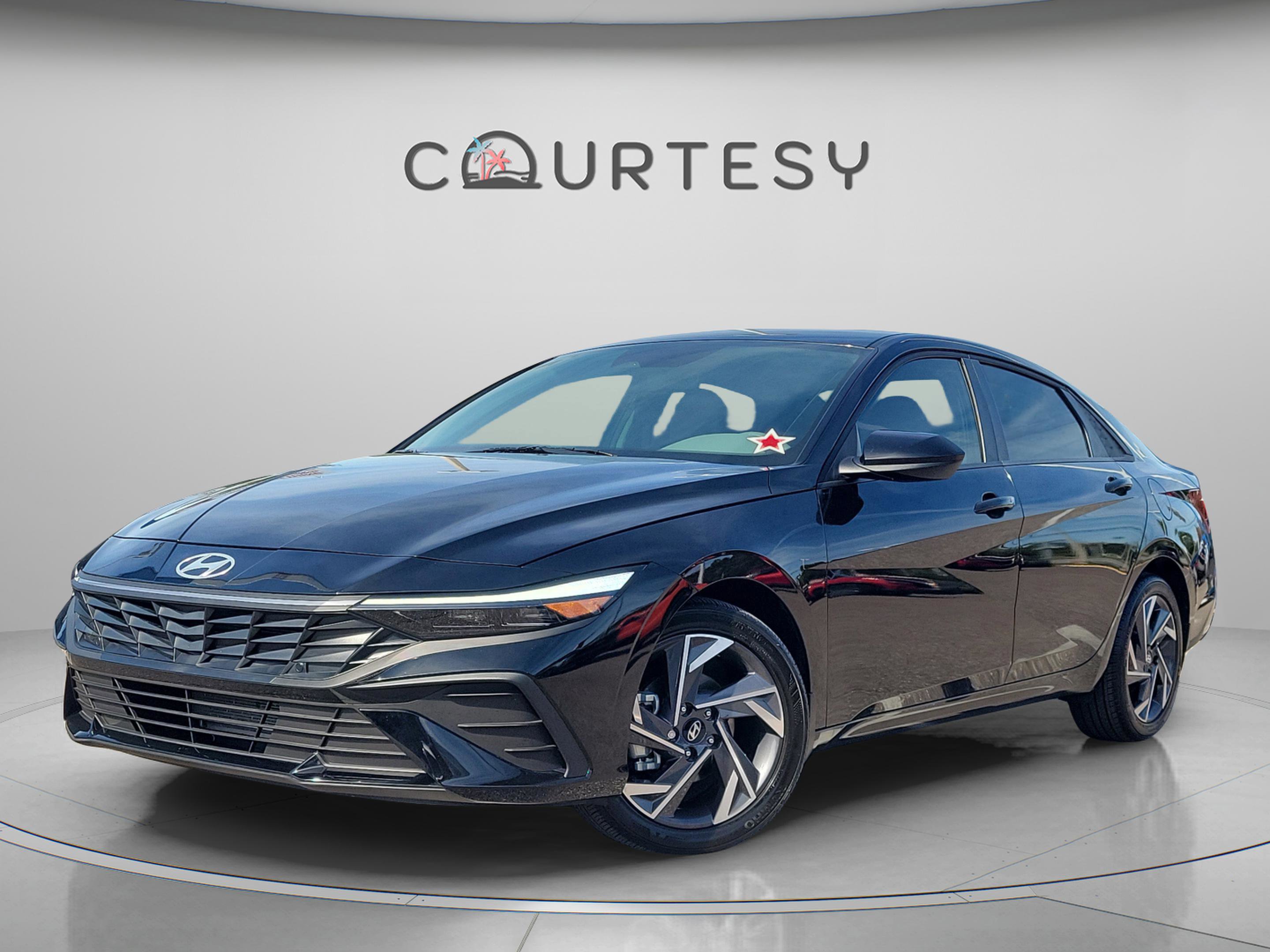 Used 2025 Hyundai Elantra Sport image 1