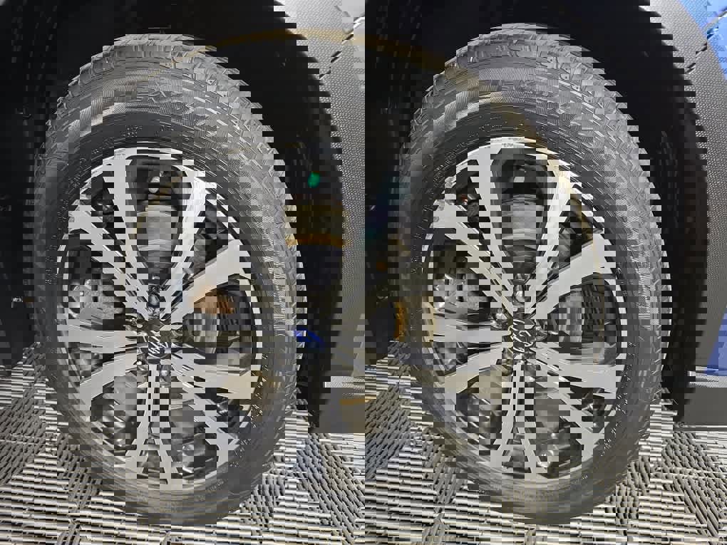 Used 2021 Subaru Forester Limited image 7