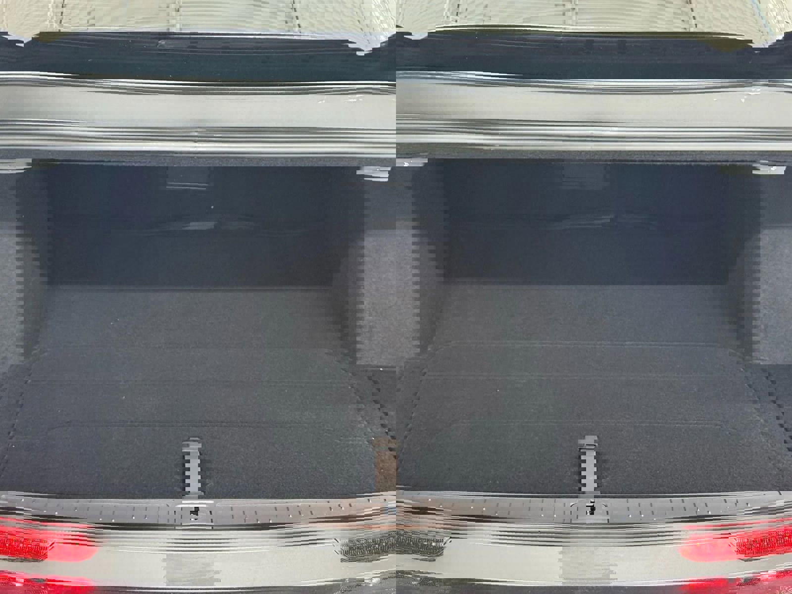 Used 2025 Lucid Air Touring image 39