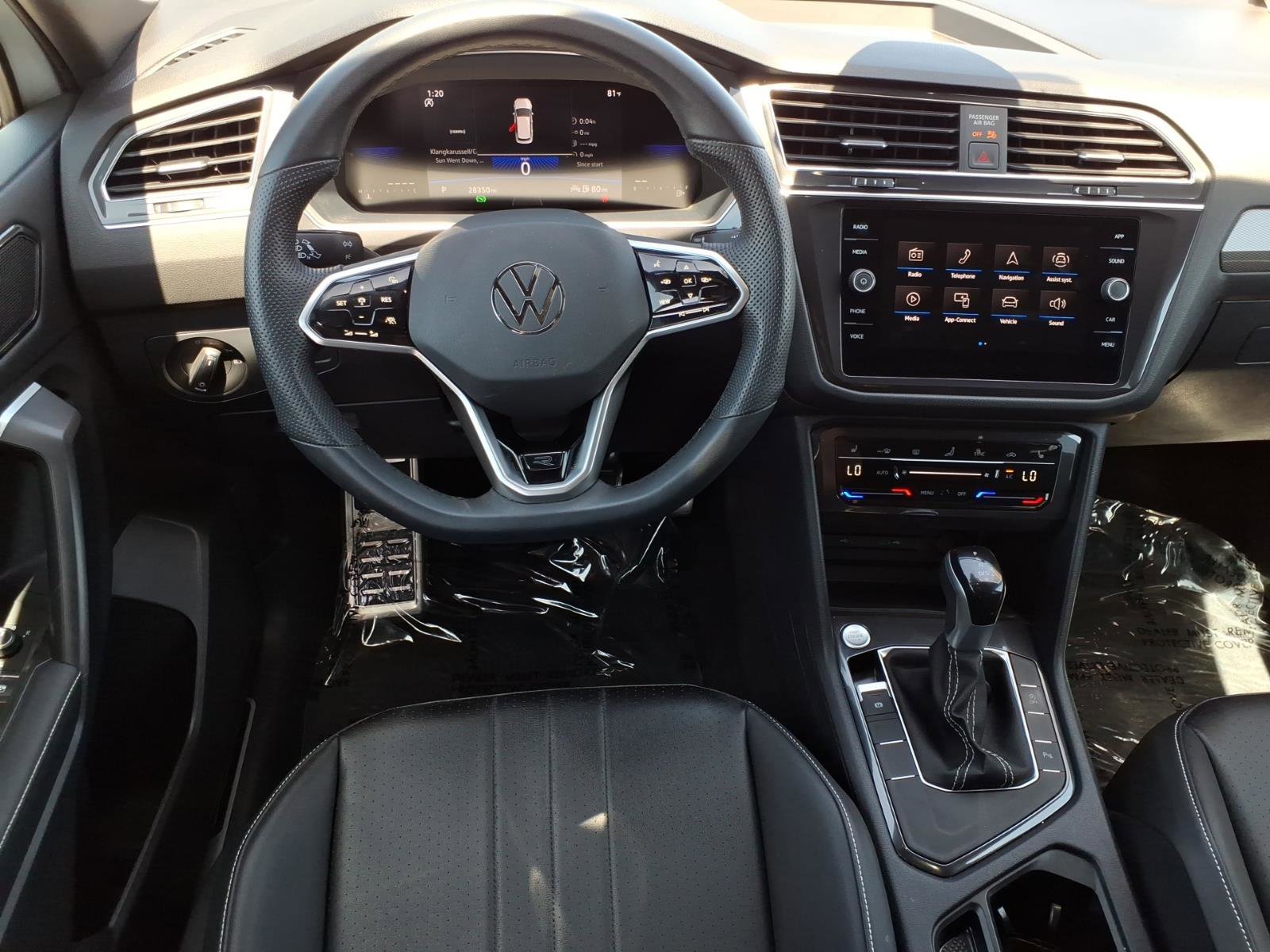 Certified 2023 Volkswagen Tiguan SE R-Line FWD image 26