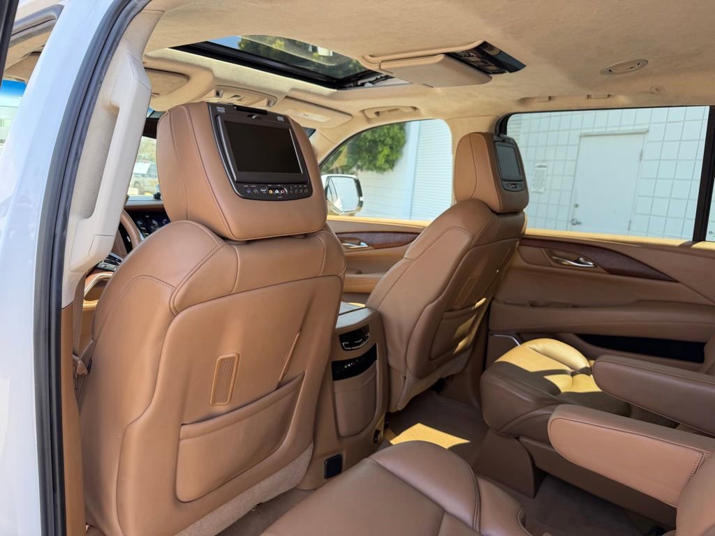 Used 2016 Cadillac Escalade ESV Platinum AWD/4WD image 16