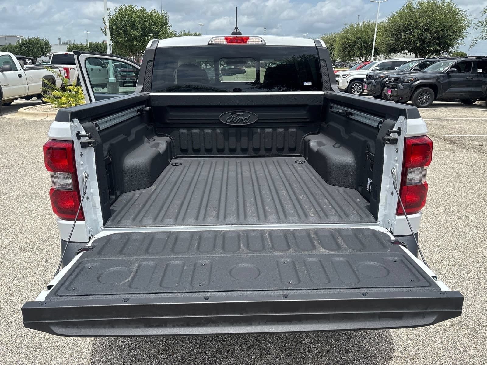 Used 2025 Ford Maverick Lariat AWD/4WD image 15