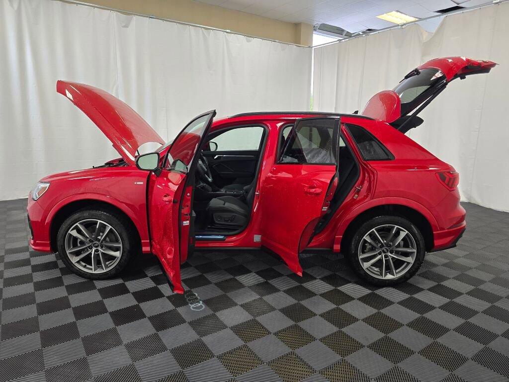 New 2025 Audi Q3 2.0T Premium image 12
