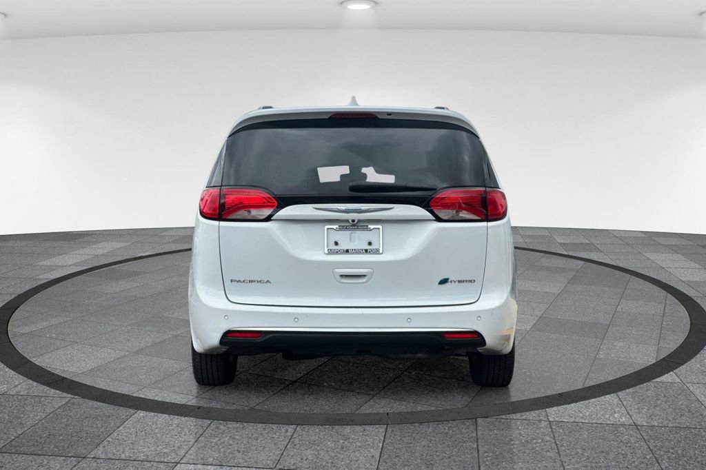 Used 2020 Chrysler Pacifica Touring-L w/ Premium Audio Group FWD image 7