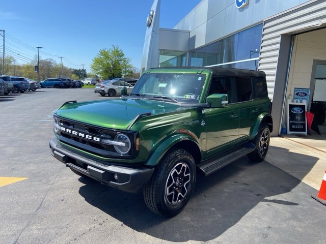 New 2025 Ford Bronco Outer Banks image 2