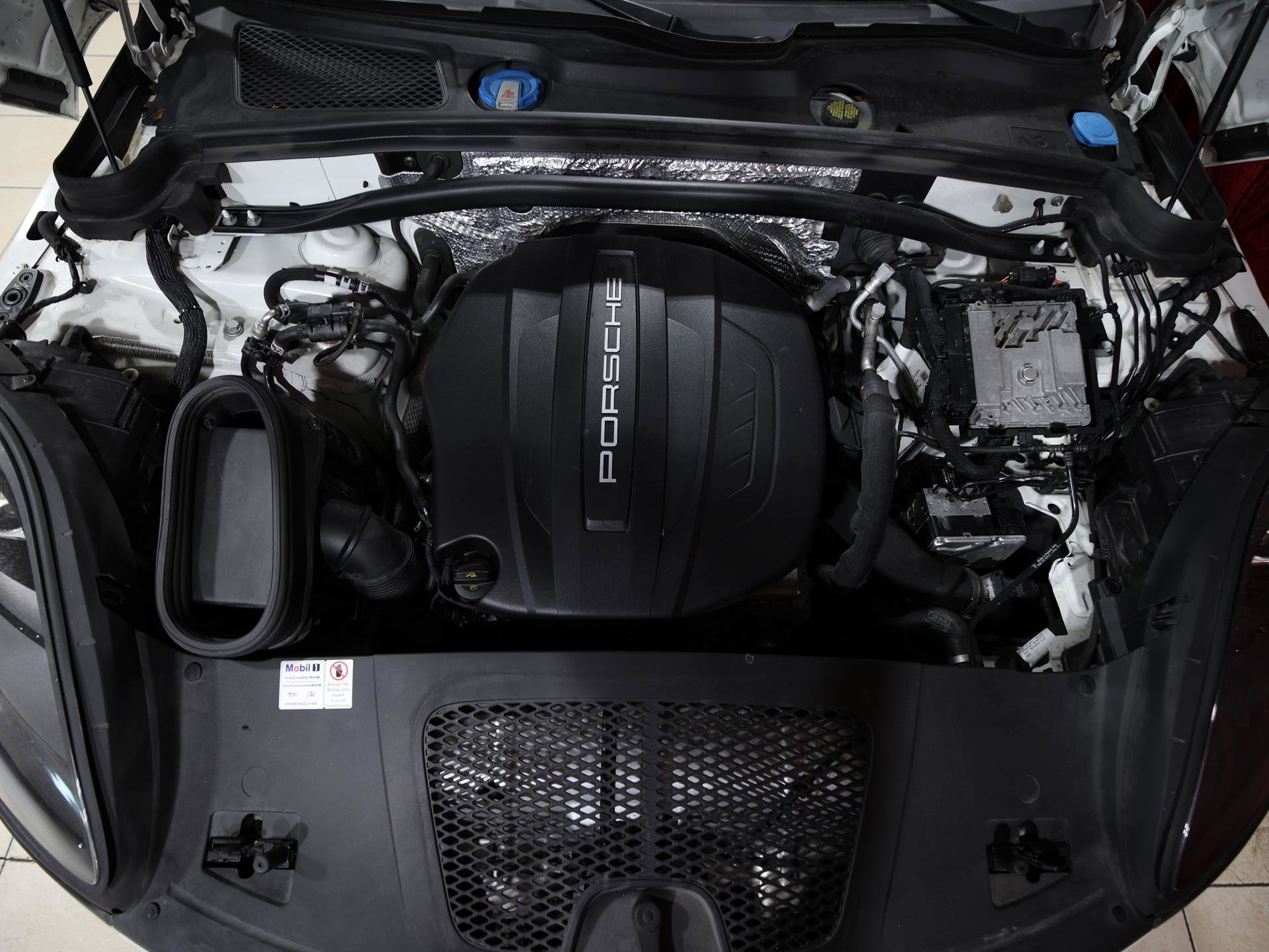 Used 2019 Porsche Macan image 26