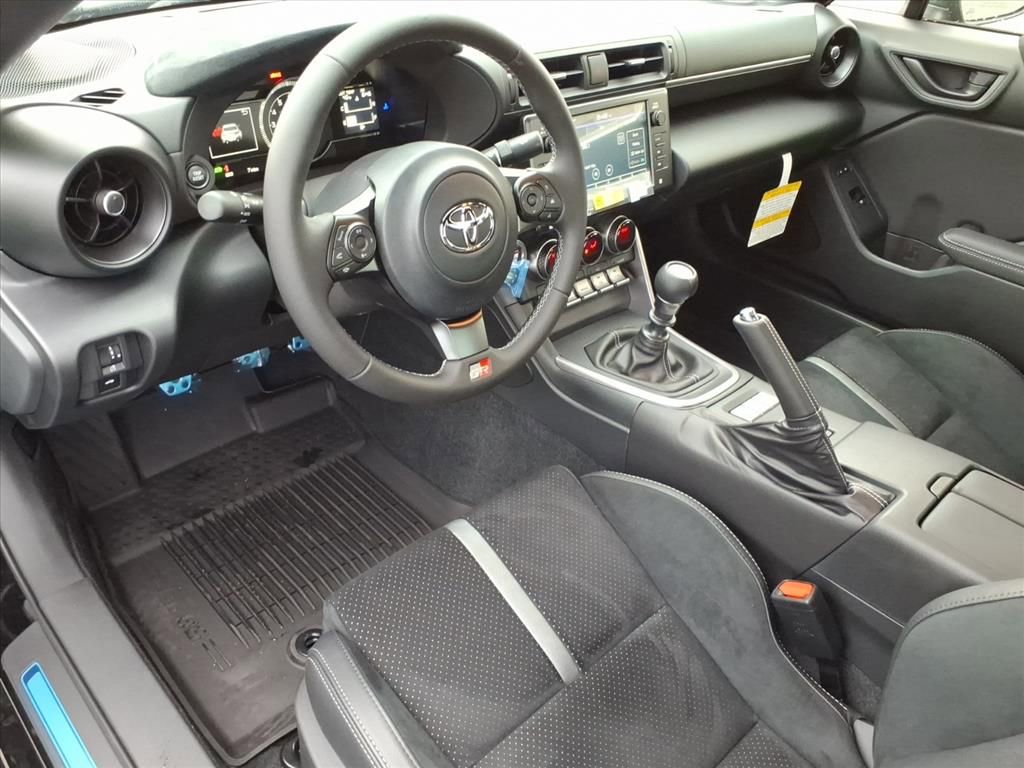 New 2025 Toyota GR86 Premium image 4