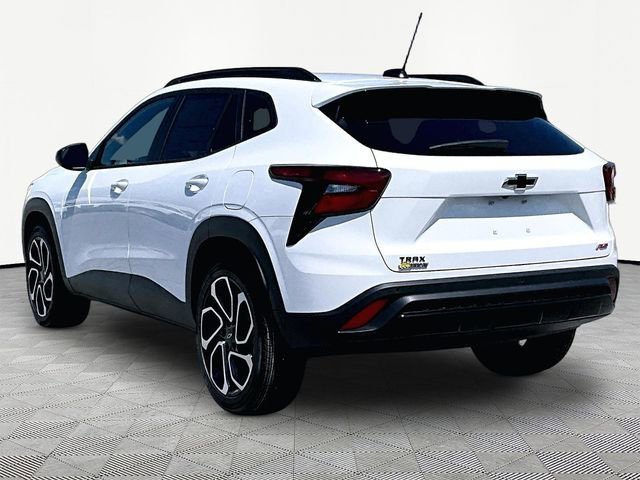 New 2026 Chevrolet Trax RS w/ Sunroof Package FWD image 4