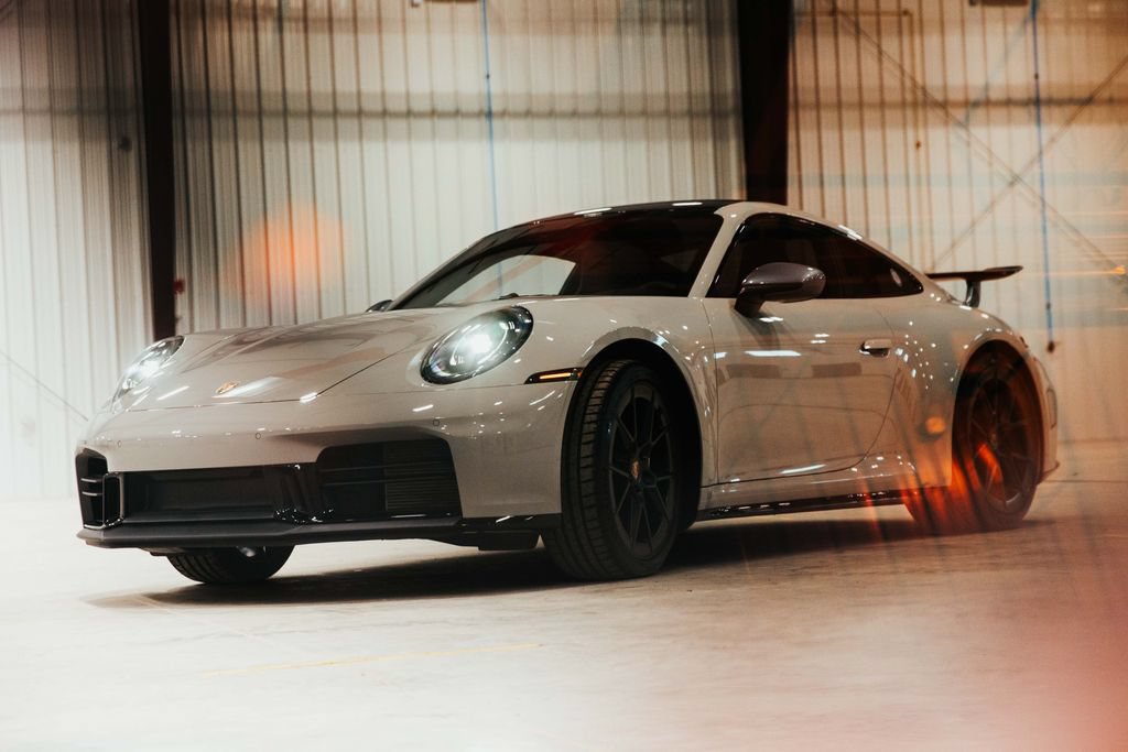 Used 2026 Porsche 911 Carrera T RWD image 25
