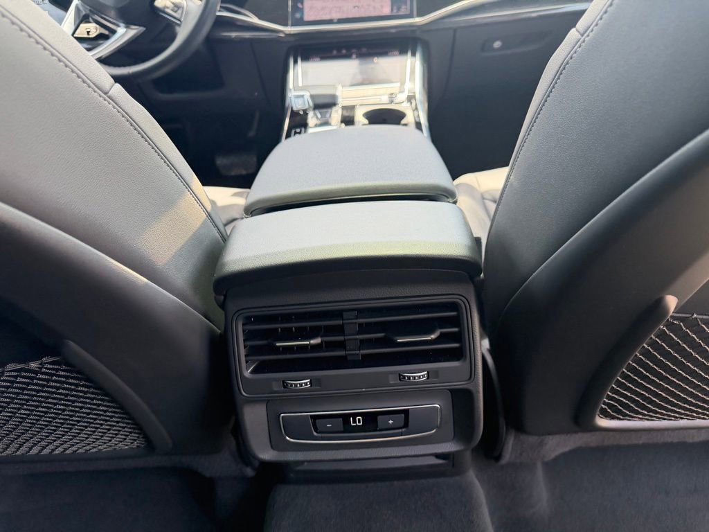 Used 2025 Audi Q7 3.0T Premium Plus AWD/4WD image 35