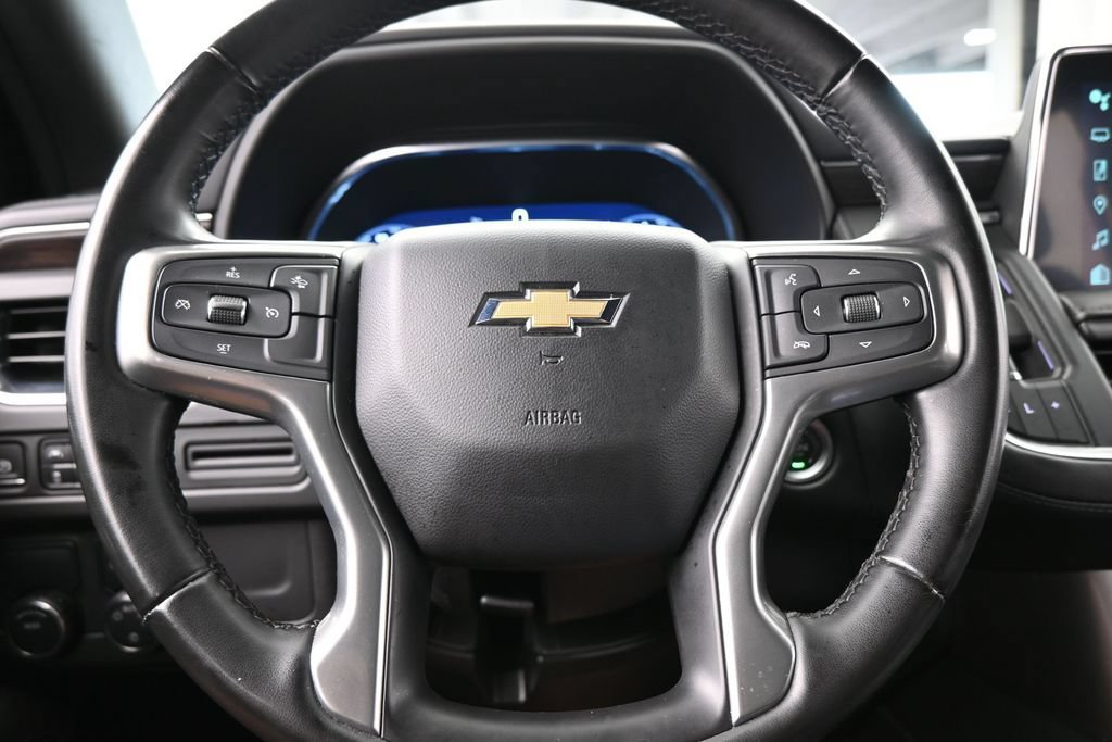 Used 2024 Chevrolet Suburban LT RWD image 27