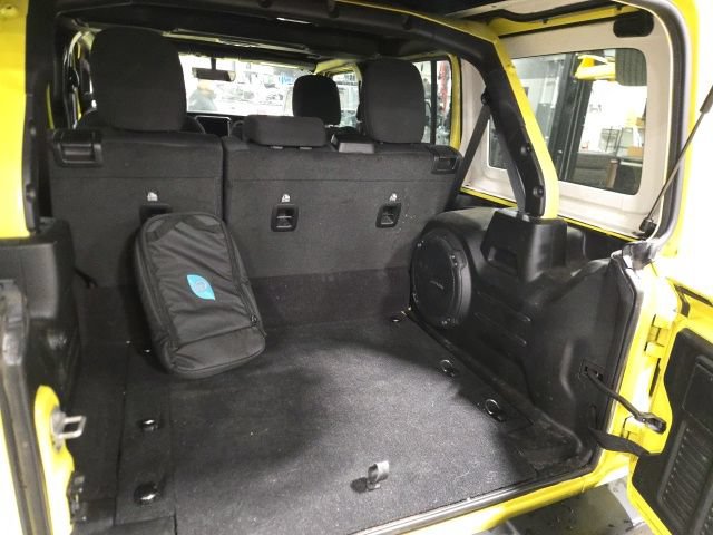 Used 2023 Jeep Wrangler Unlimited w/ Sun & Screen Package AWD/4WD image 12