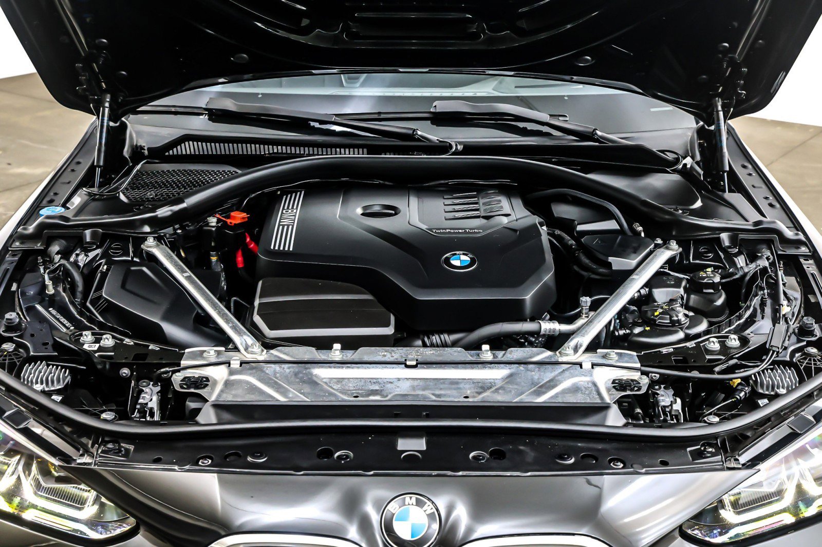 Used 2024 BMW 430i xDrive Coupe w/ Premium Package image 11