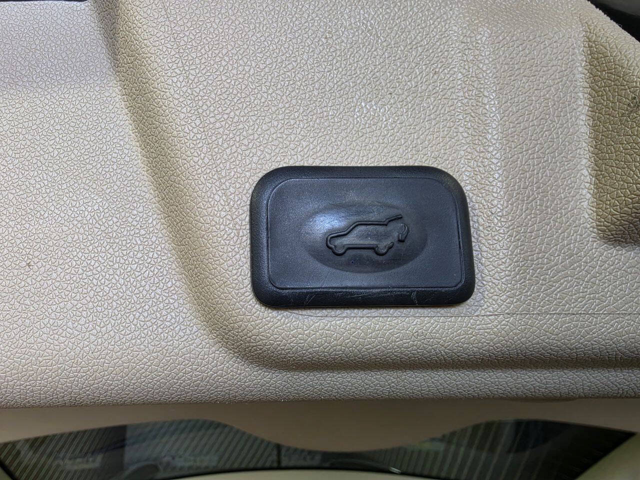 Used 2012 Buick Enclave Premium FWD image 28