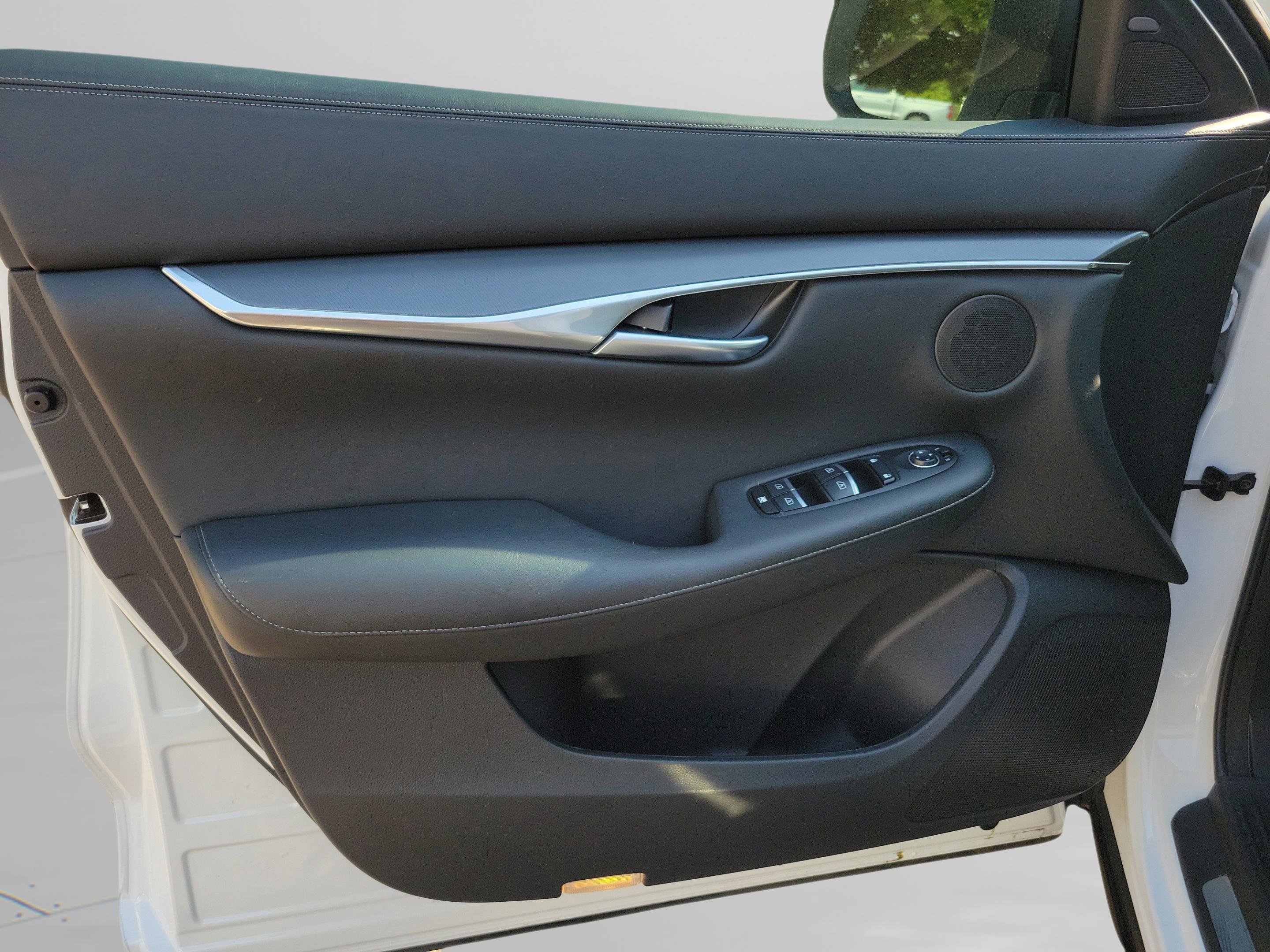 Certified 2025 INFINITI QX50 Pure image 21