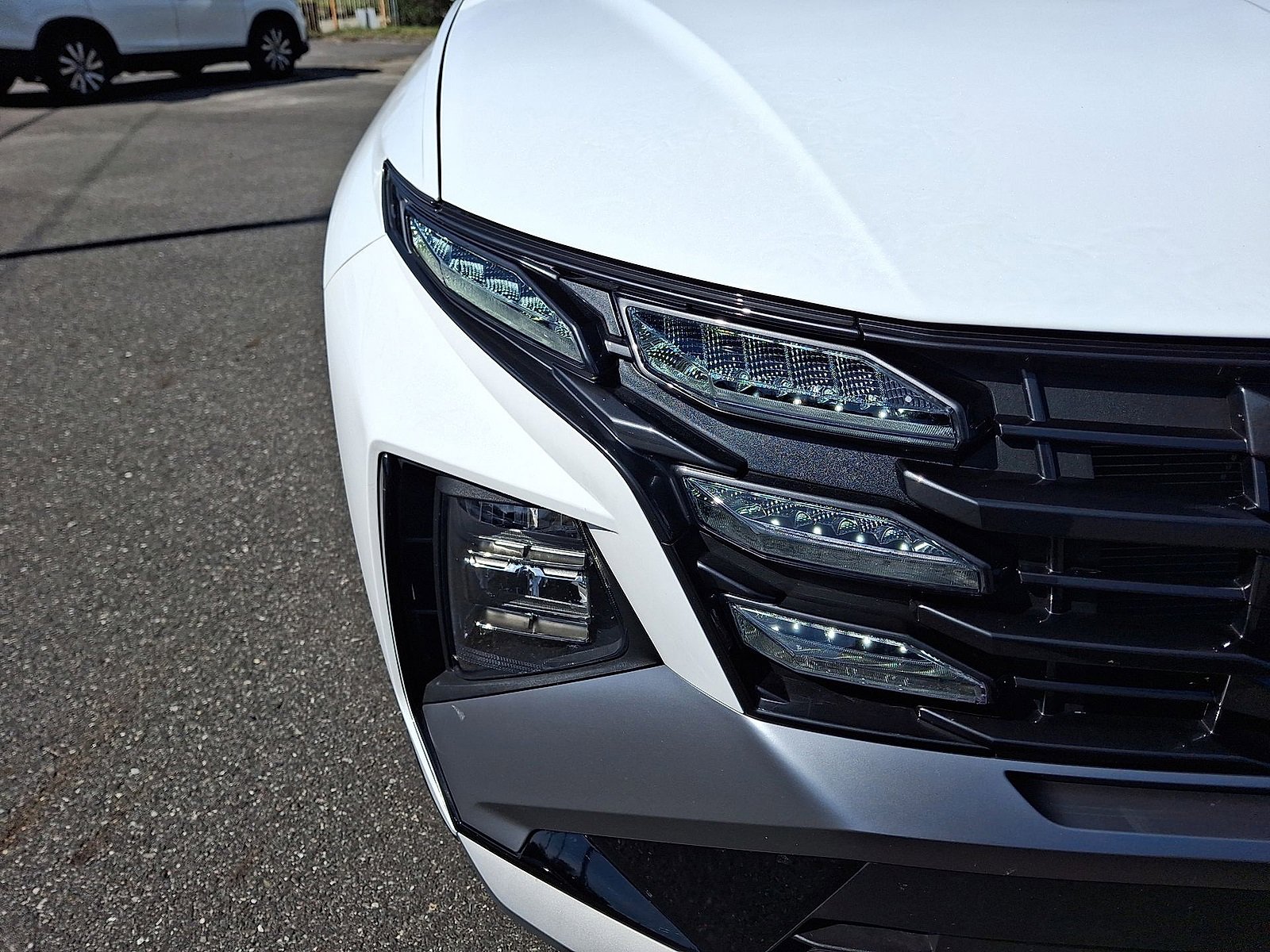 Used 2025 Hyundai Tucson SE image 33