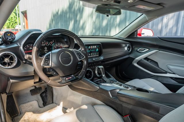 Used 2018 Chevrolet Camaro SS RWD image 23