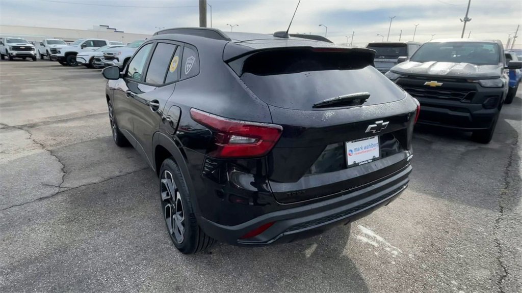 New 2026 Chevrolet Trax RS w/ Sunroof Package image 8