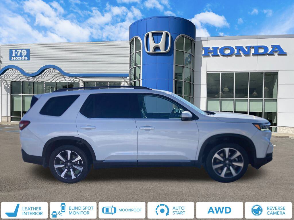 New 2025 Honda Pilot Touring image 1