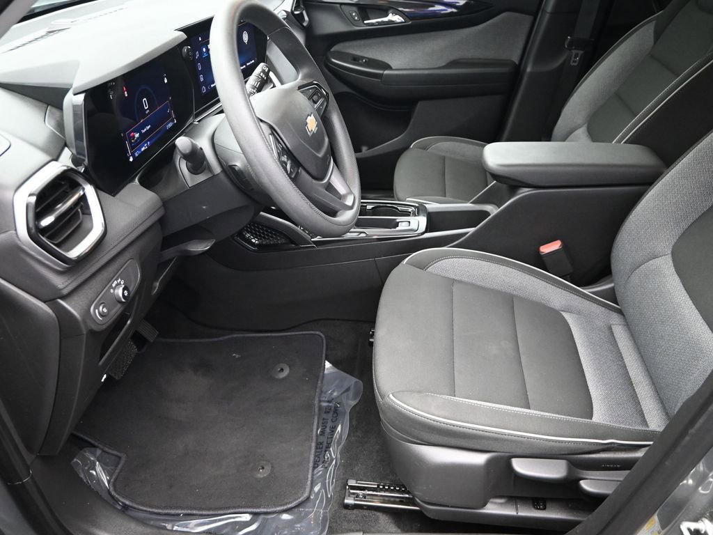 Used 2025 Chevrolet TrailBlazer LT image 13