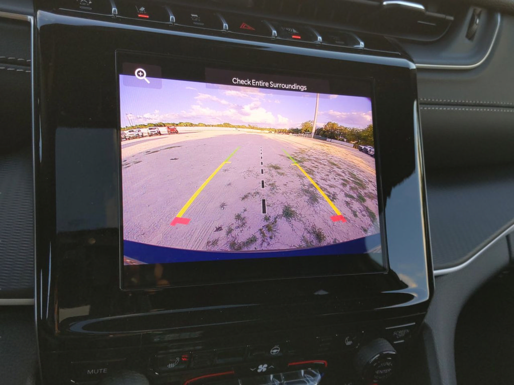 Used 2025 Jeep Grand Cherokee L Laredo w/ Luxury Tech Group I RWD image 37