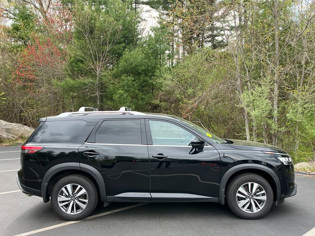Used 2024 Nissan Pathfinder SL AWD/4WD image 6