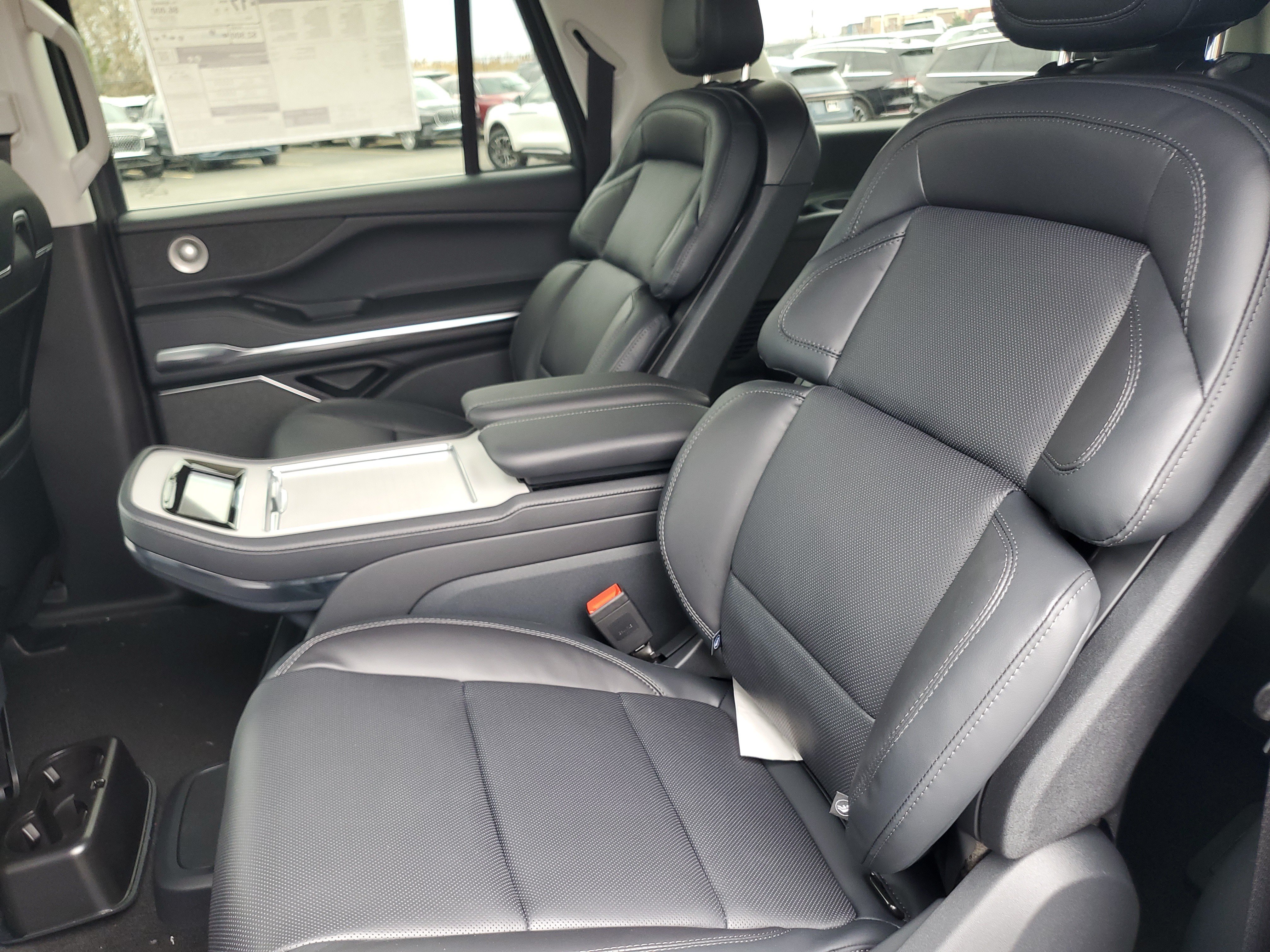 New 2026 Lincoln Navigator L Reserve AWD/4WD image 30