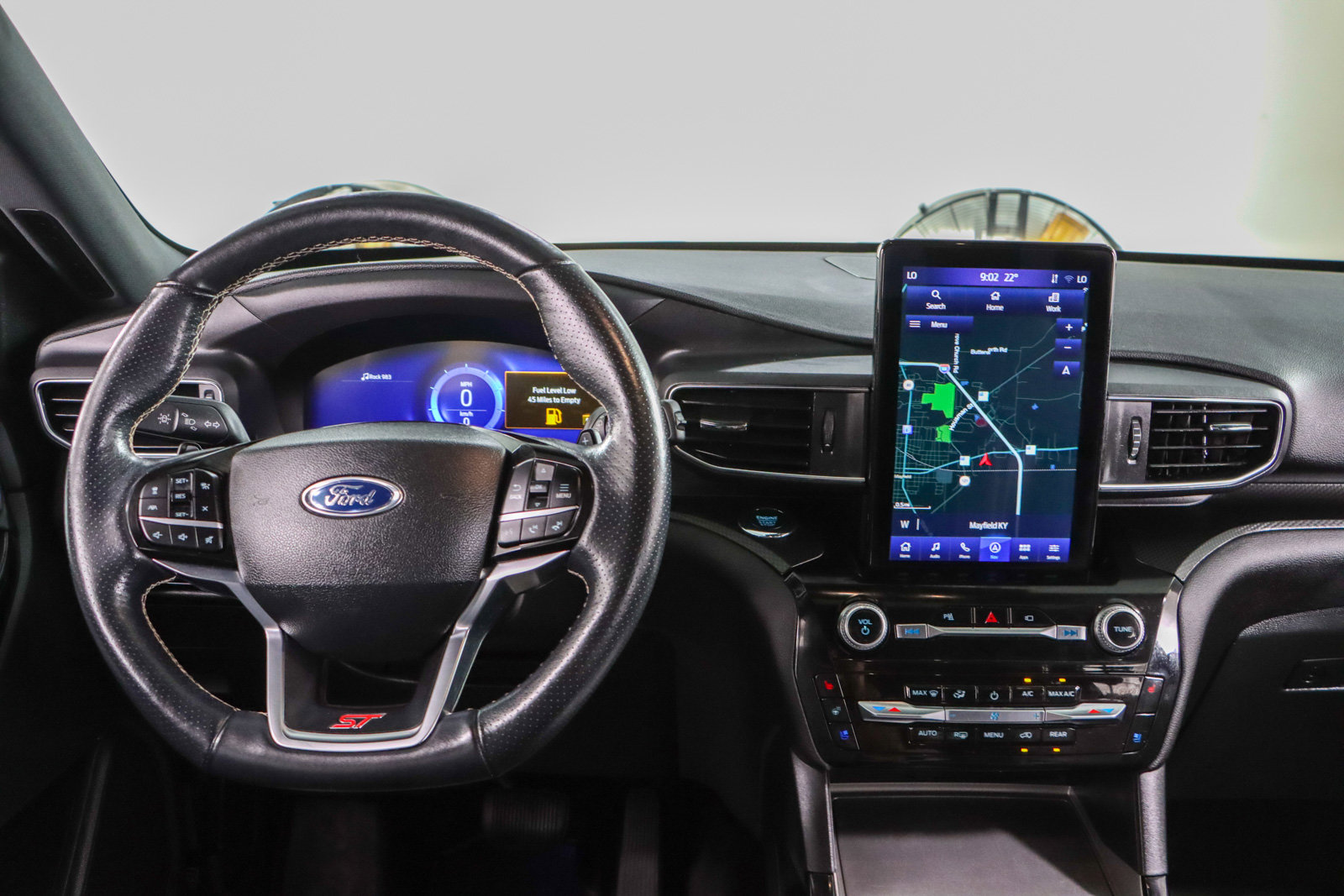 Used 2023 Ford Explorer ST w/ Technology Package image 17