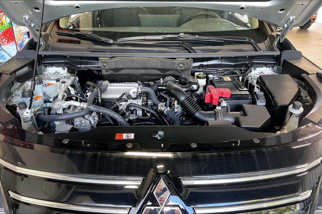 New 2026 Mitsubishi Outlander SE FWD image 11