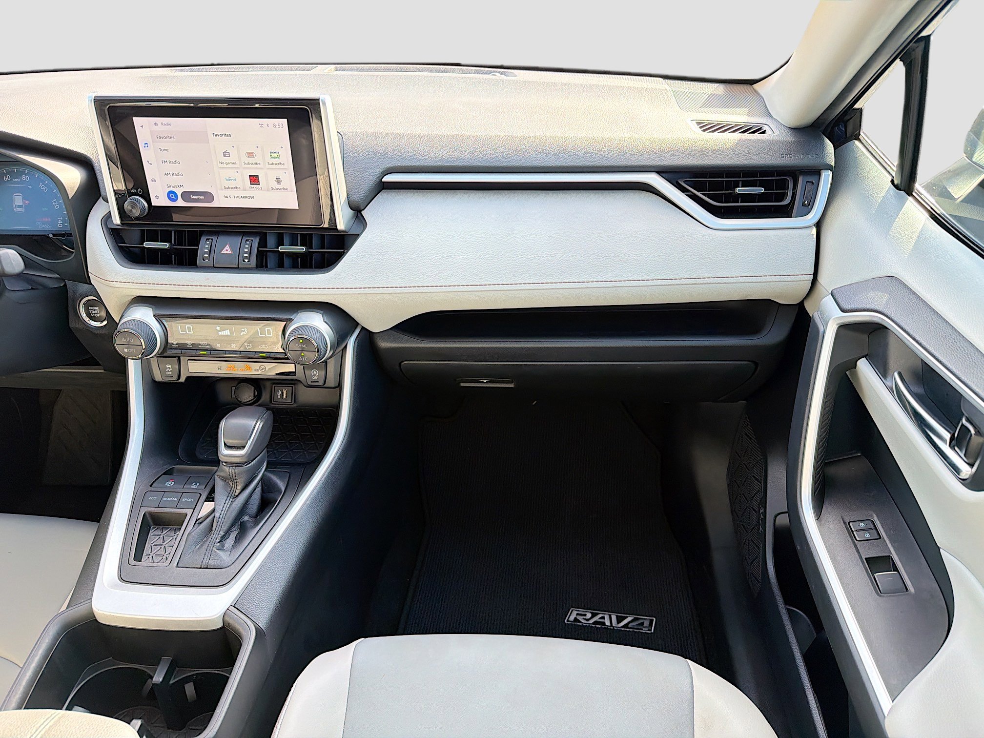 Used 2023 Toyota RAV4 XLE Premium image 18