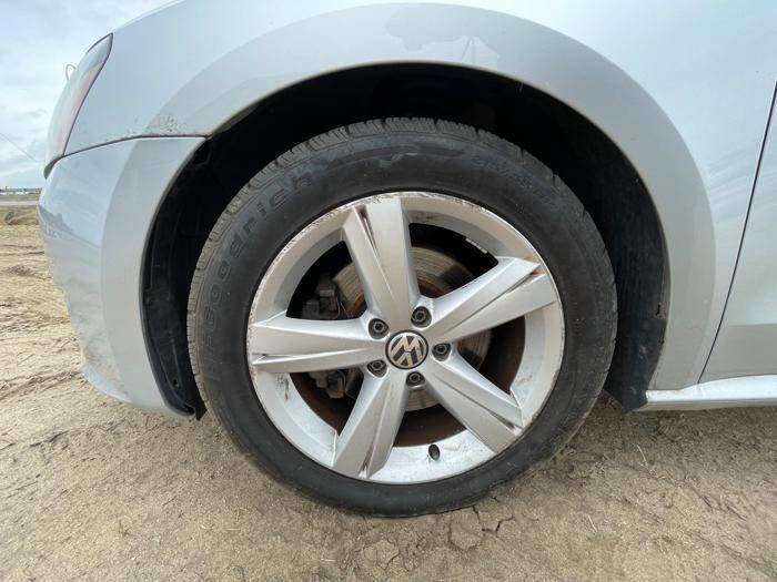 Used 2013 Volkswagen Passat 2.5 SE FWD image 11