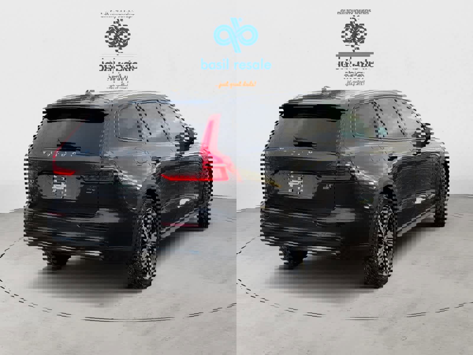 Used 2025 Volvo V60 B5 Cross Country Plus image 6