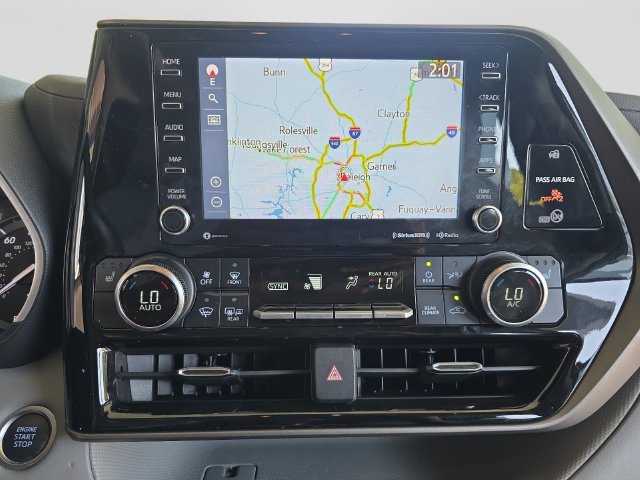 Used 2021 Toyota Highlander XLE FWD image 20