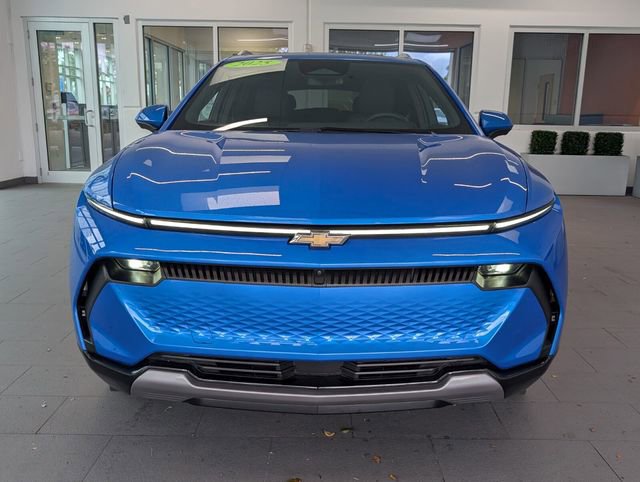 Certified 2025 Chevrolet Equinox EV LT w/ Convenience Package image 2