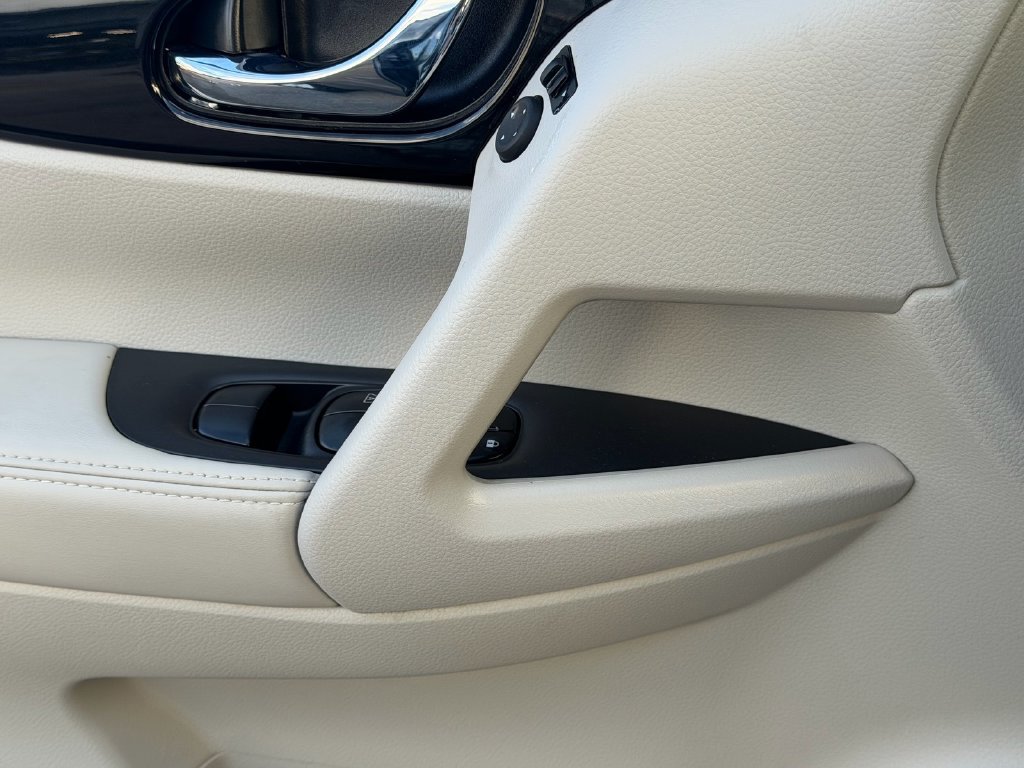 Certified 2020 Nissan Rogue Sport SV FWD image 27